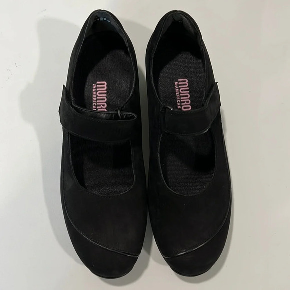 Munro American - black suede Mary Jane, 7.5